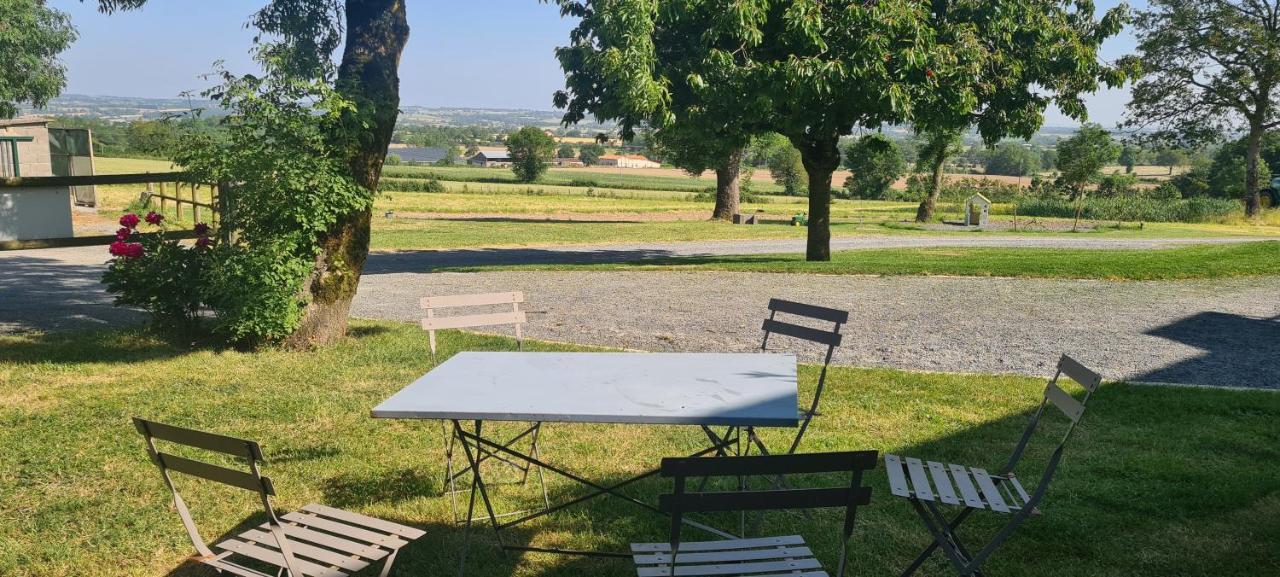 Le Logis Des Chons A La Campagne A Saint Hilaire Du Bois - Lys Haut Layon Le Plessis  Exteriör bild